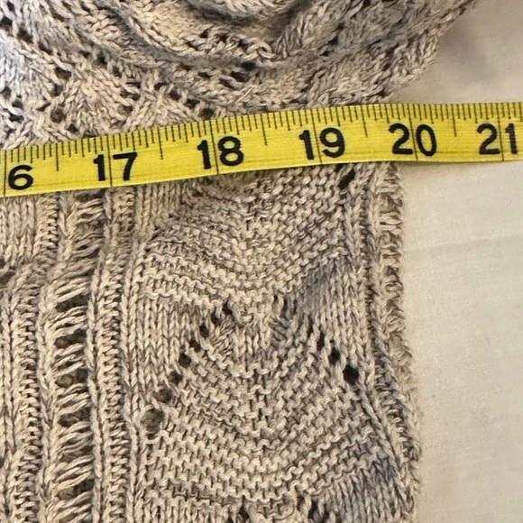 Style & Co. Textured Light Tan 3 Button Long Cardigan With Open Bottom - Picture 4 of 7